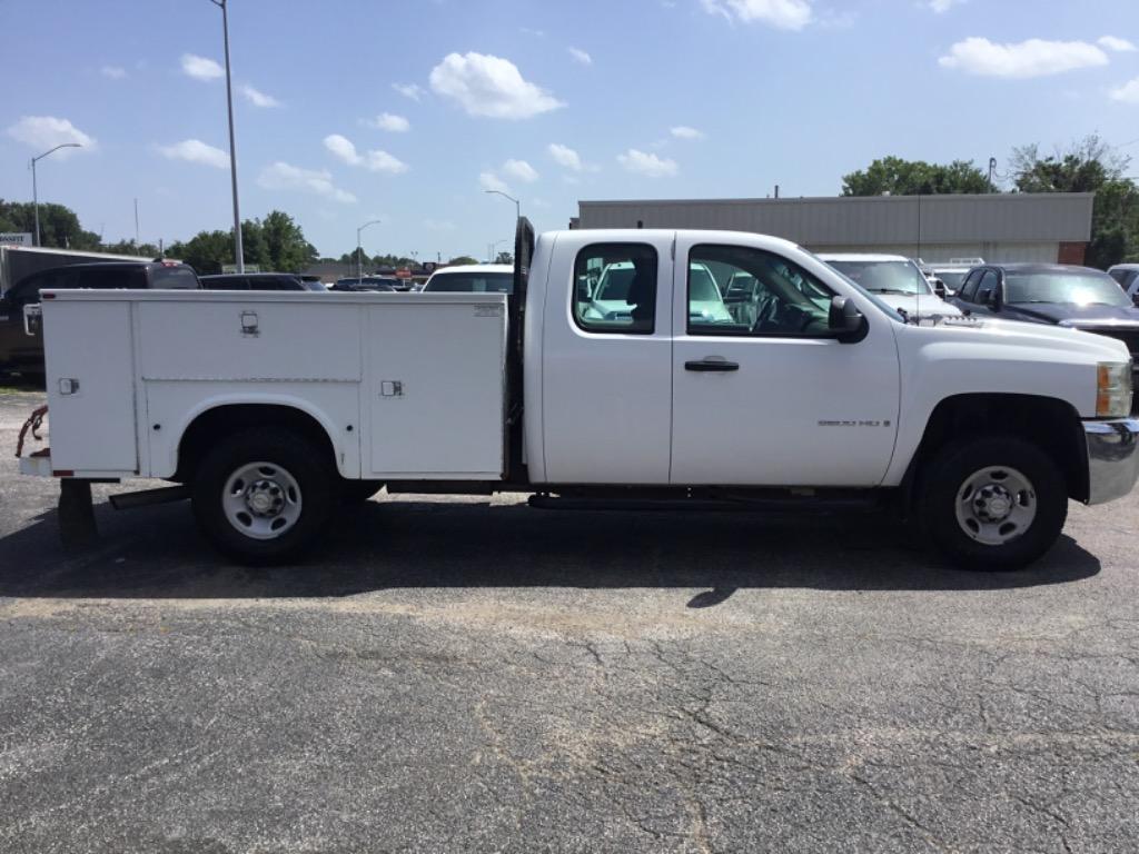 2007 Chevrolet Silverado 2500 - $8,999