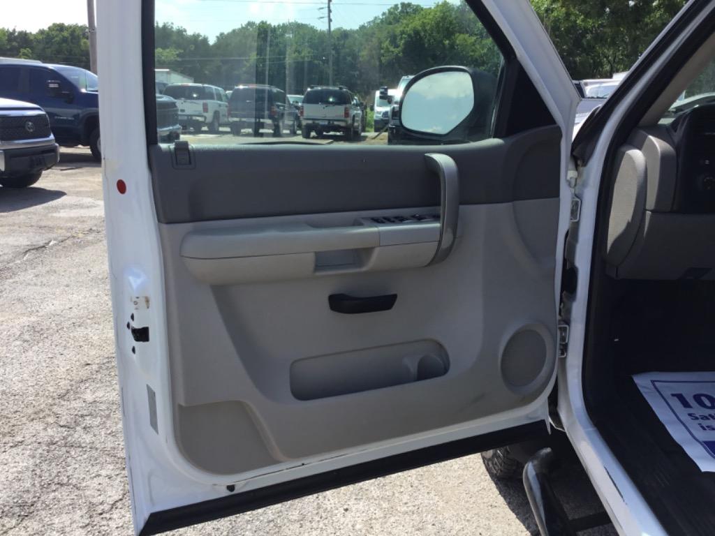 2007 Chevrolet Silverado 2500 - $8,999