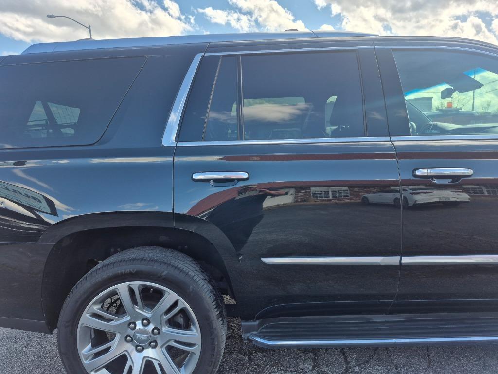 2018 Cadillac Escalade - $22,999