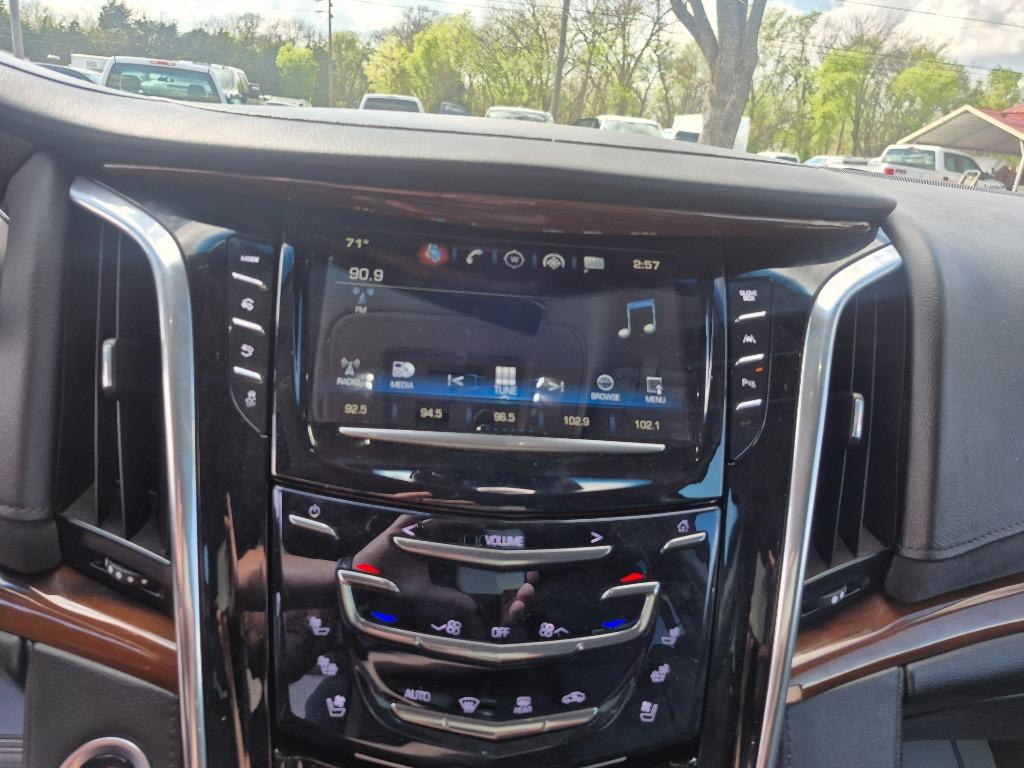 2018 Cadillac Escalade - $22,999