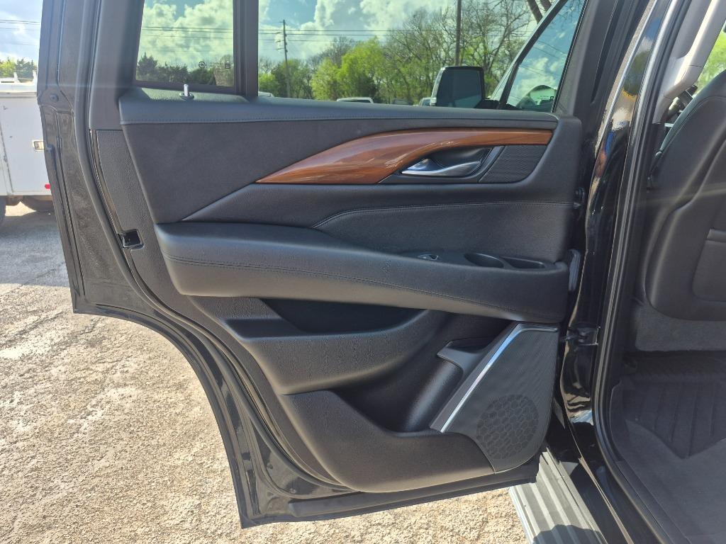2018 Cadillac Escalade - $22,999