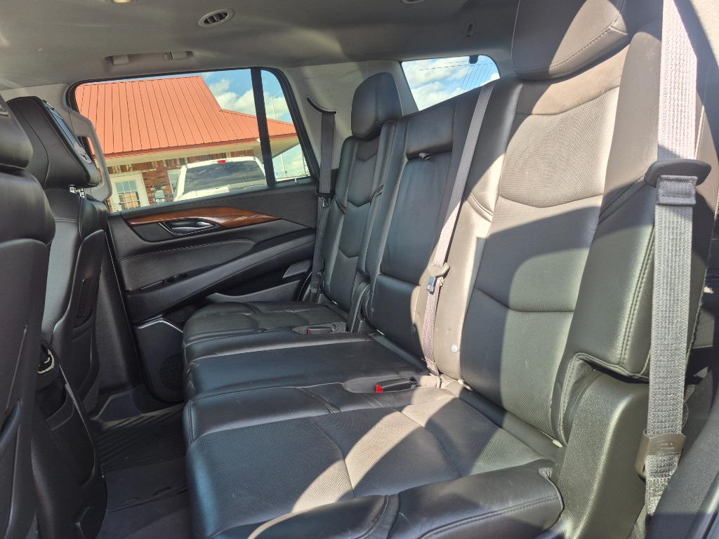 2018 Cadillac Escalade - $22,999