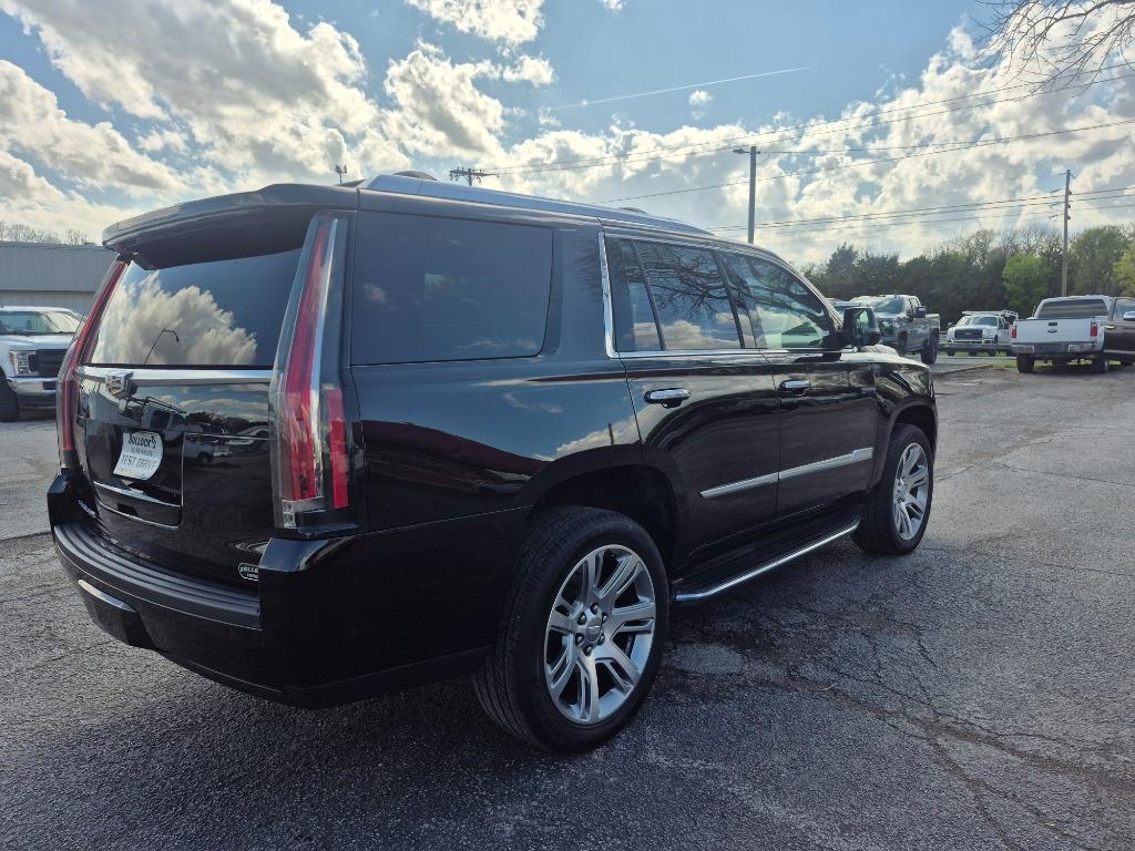 2018 Cadillac Escalade - $22,999