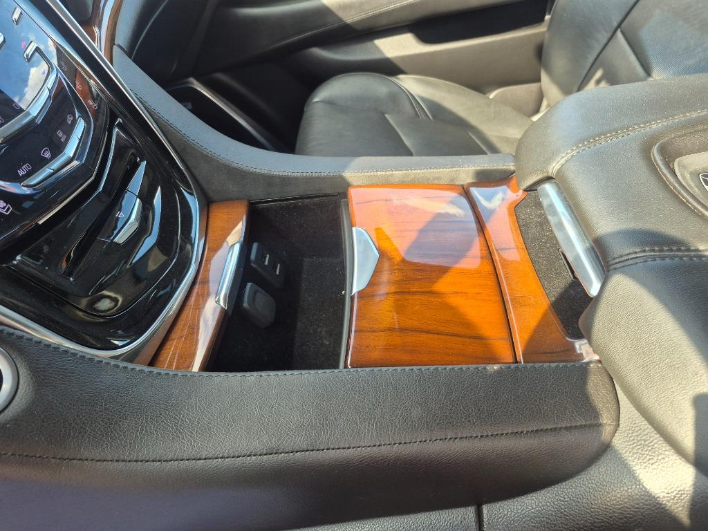 2018 Cadillac Escalade - $22,999