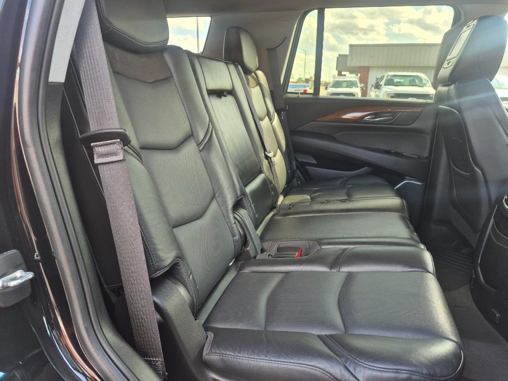 2018 Cadillac Escalade - $22,999
