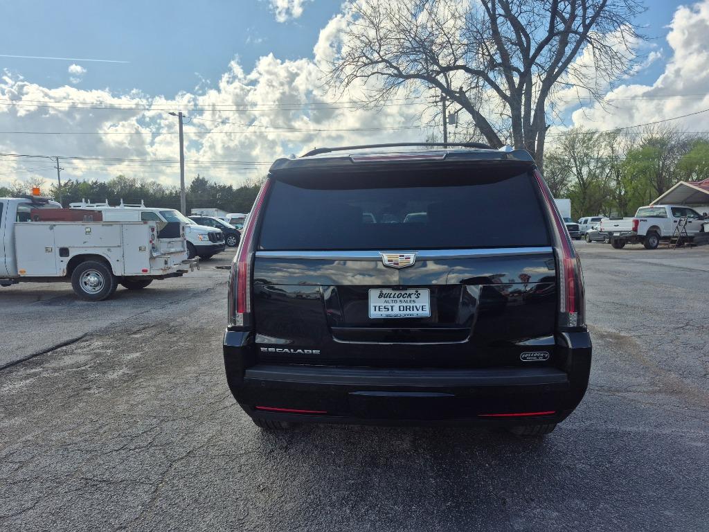 2018 Cadillac Escalade - $22,999