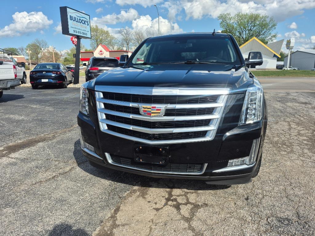 2018 Cadillac Escalade - $22,999
