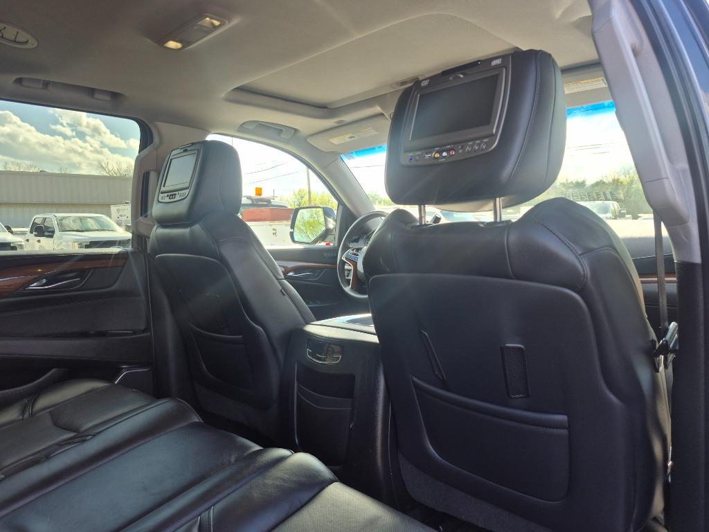 2018 Cadillac Escalade - $22,999