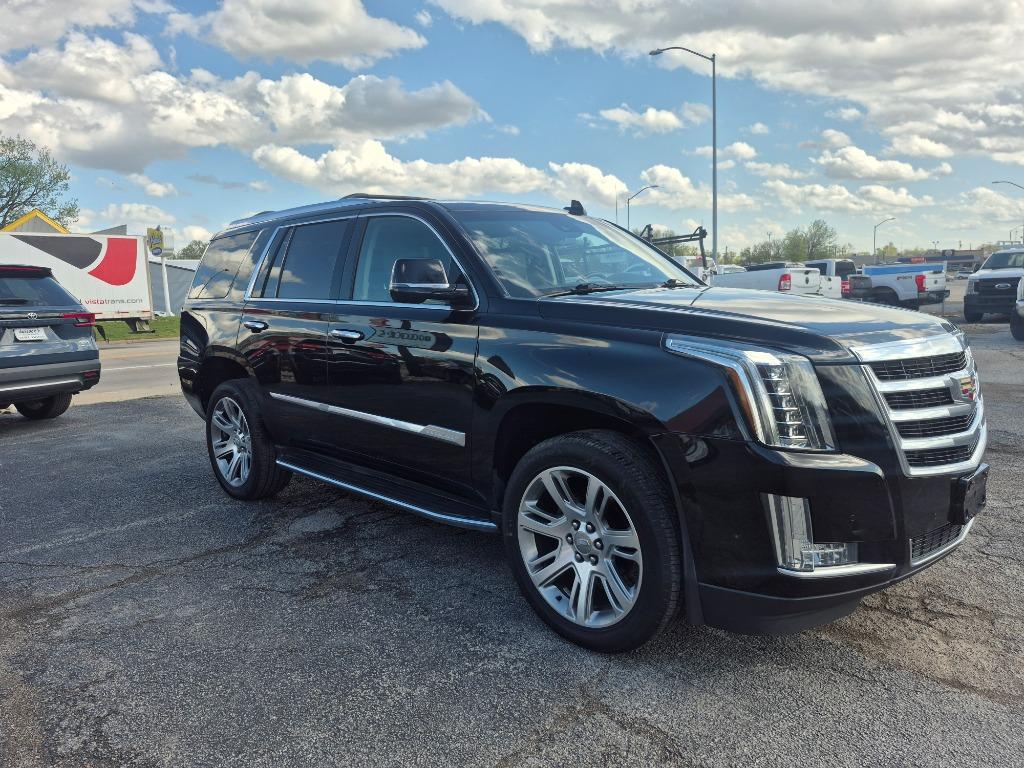2018 Cadillac Escalade - $22,999