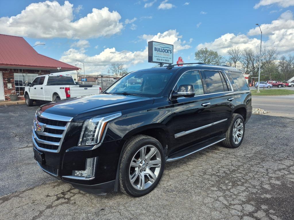 2018 Cadillac Escalade - $22,999