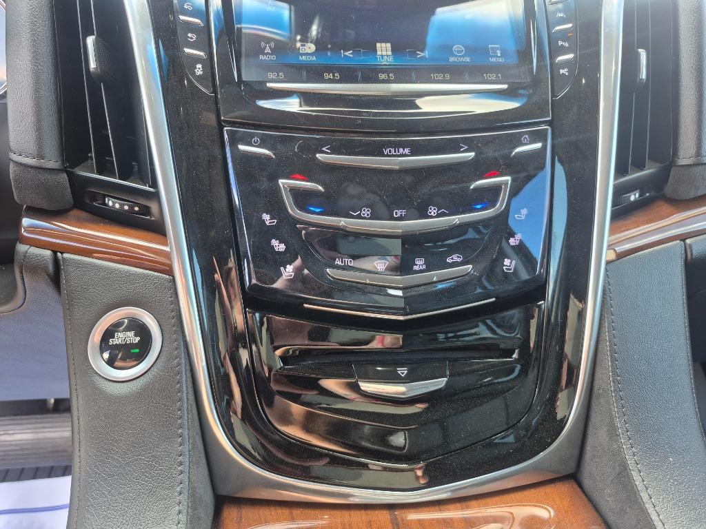 2018 Cadillac Escalade - $22,999