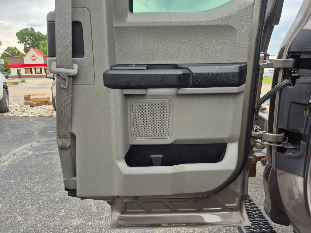 2019 Ford F-250 - $17,999