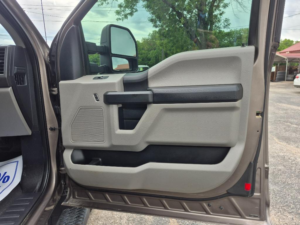 2019 Ford F-250 - $17,999
