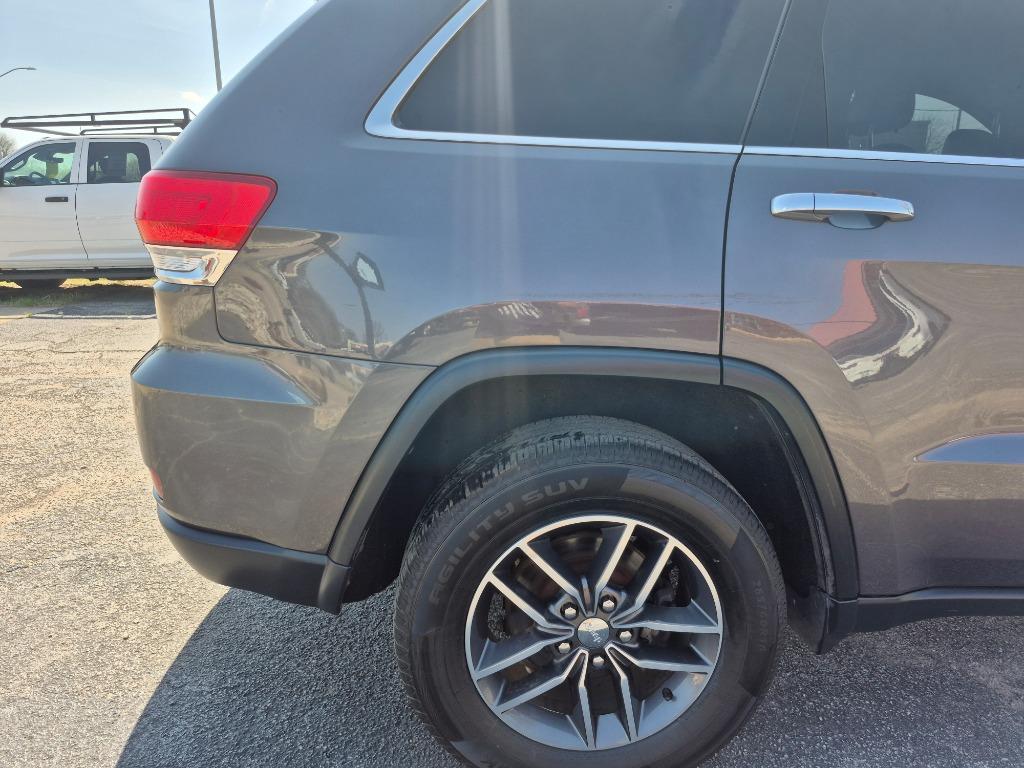 2018 Jeep Cherokee - $15,999