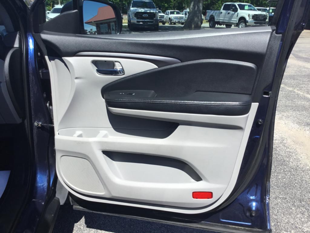 2016 Honda Pilot - $8,999