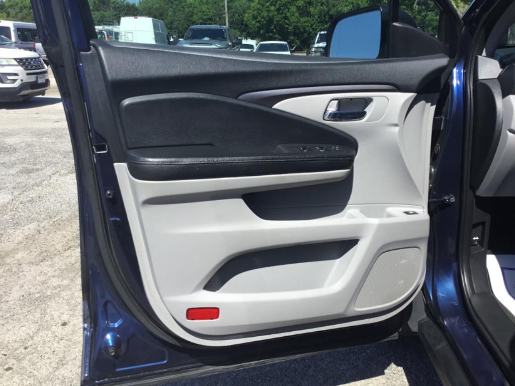 2016 Honda Pilot - $8,999