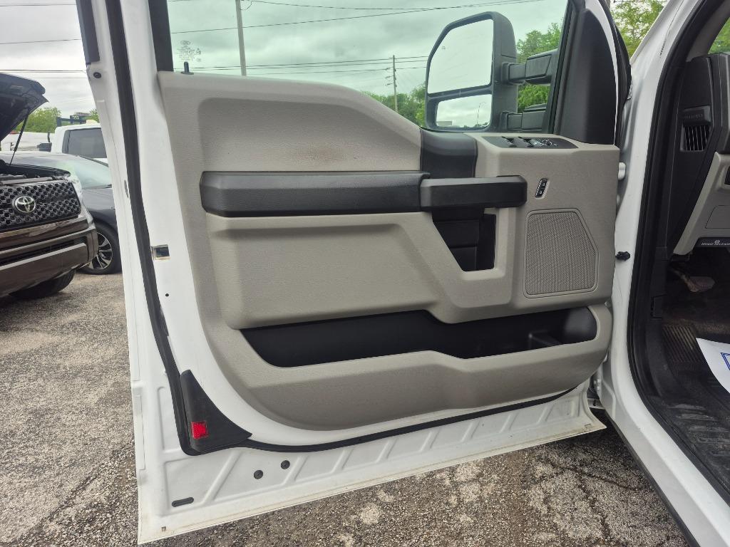 2019 Ford F-350 - $18,999