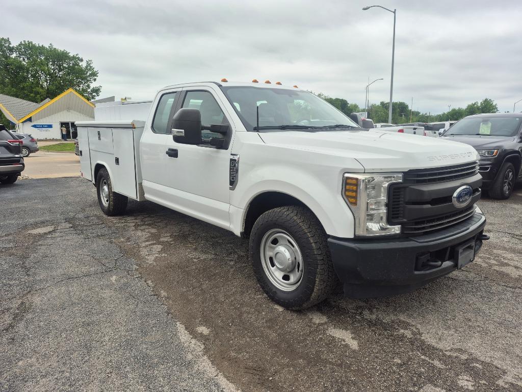 2019 Ford F-350 - $18,999