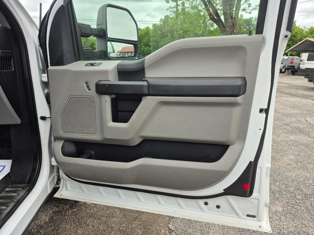 2019 Ford F-350 - $18,999