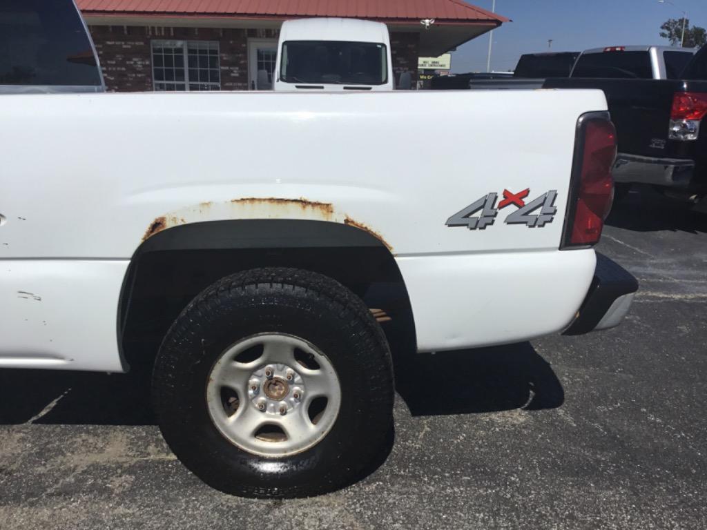 2004 Chevrolet Silverado - $3,999