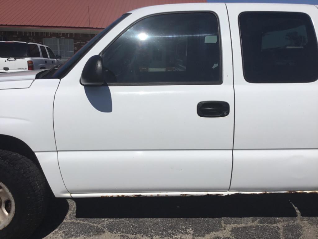 2004 Chevrolet Silverado - $3,999