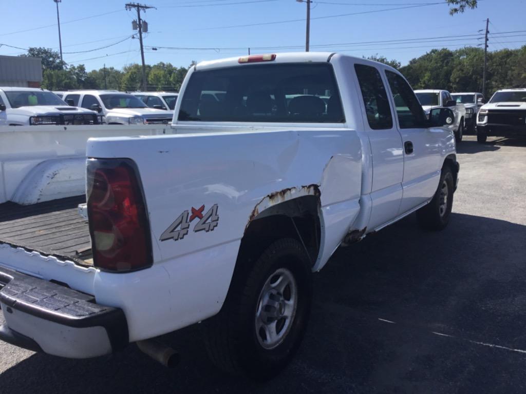 2004 Chevrolet Silverado - $3,999