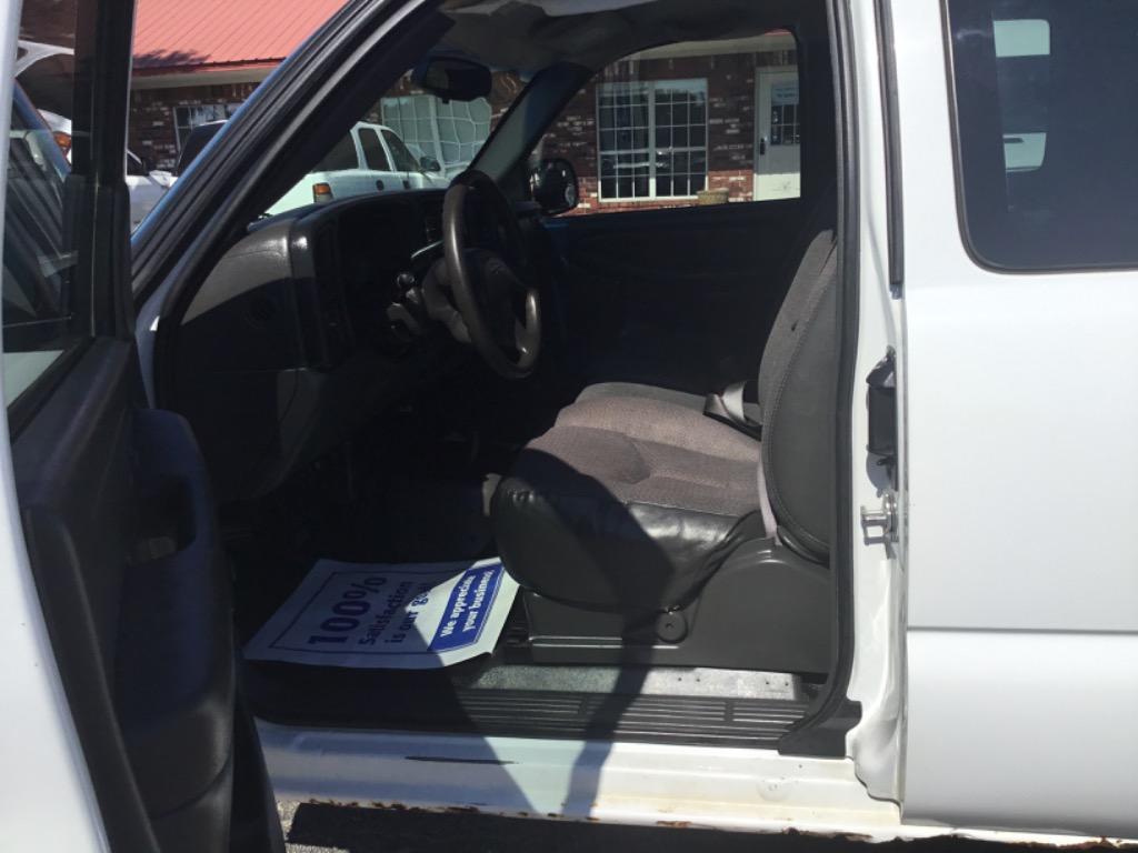2004 Chevrolet Silverado - $3,999