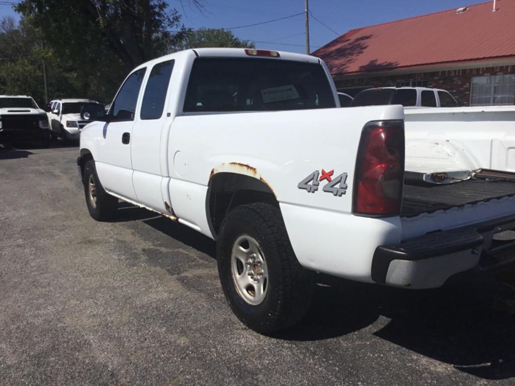 2004 Chevrolet Silverado - $3,999