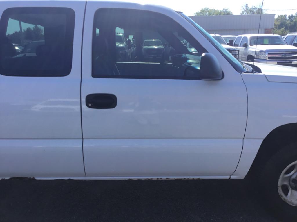 2004 Chevrolet Silverado - $3,999