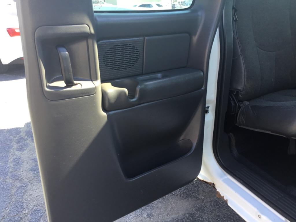2004 Chevrolet Silverado - $3,999