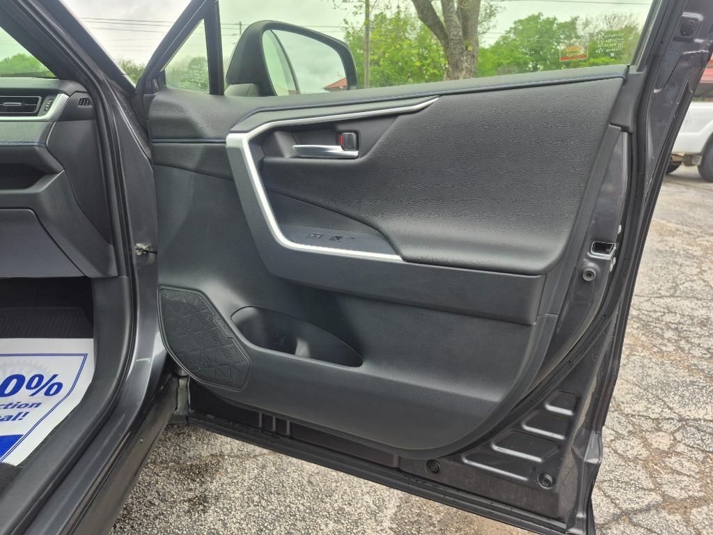 2022 Toyota RAV4 - $31,999