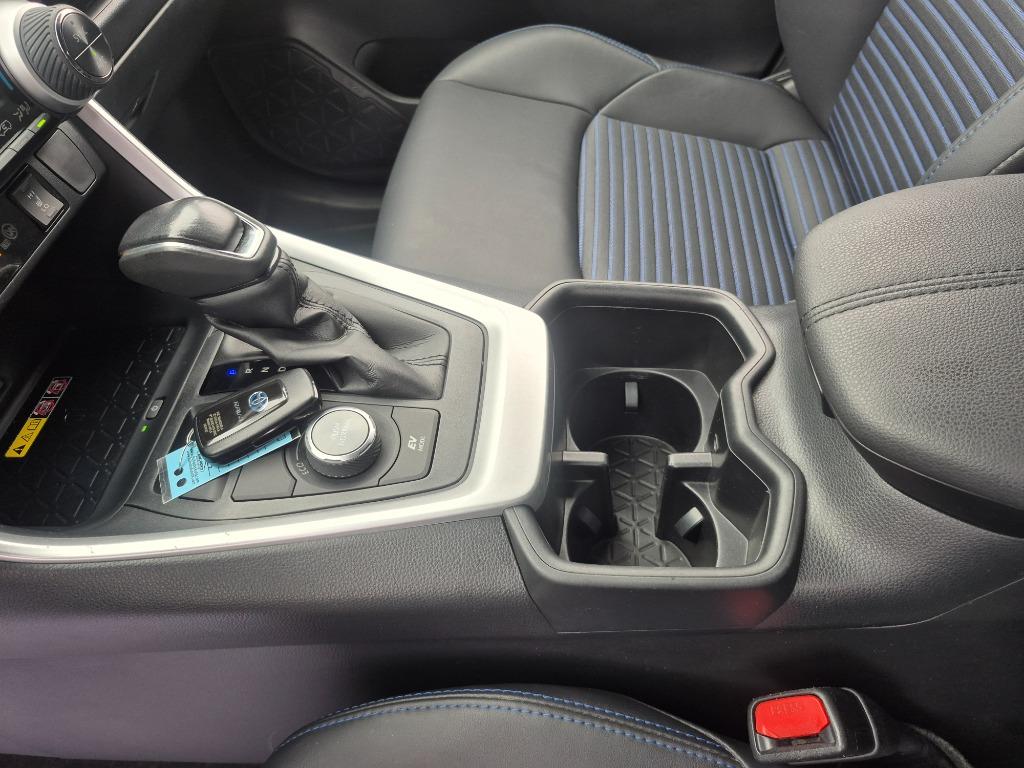 2022 Toyota RAV4 - $31,999