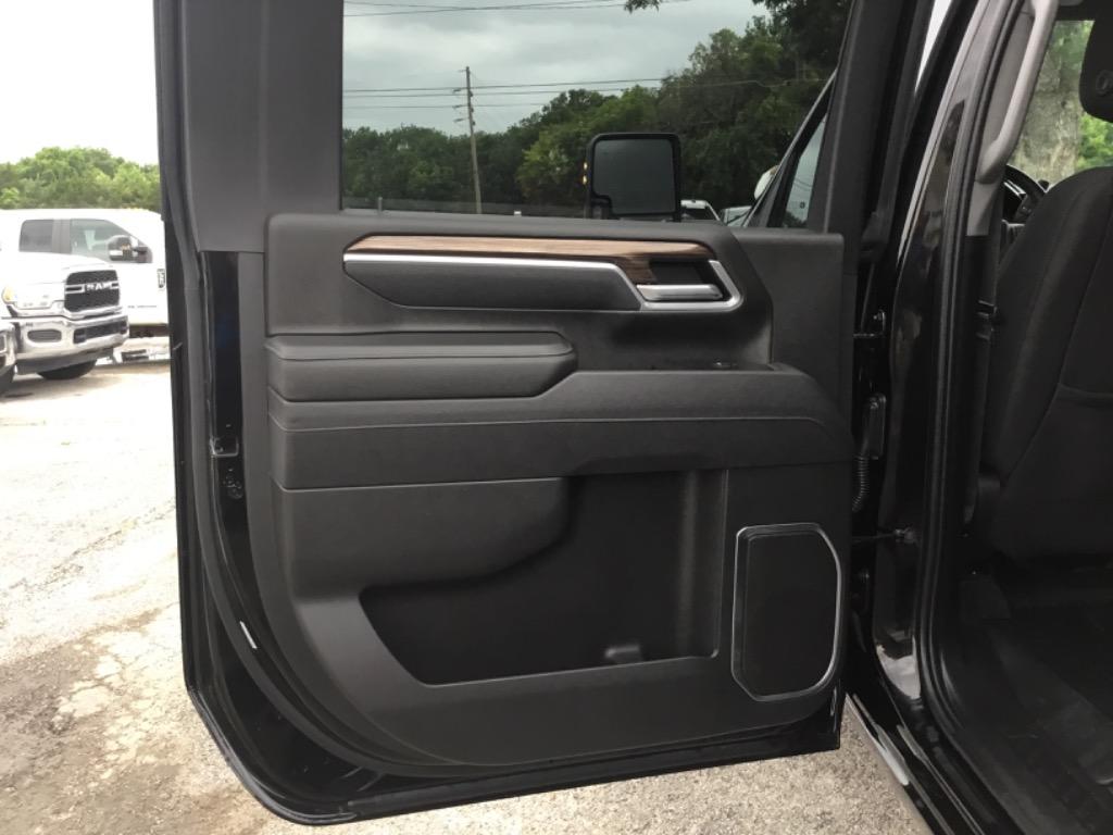 2025 Chevrolet Silverado 3500 - $57,999
