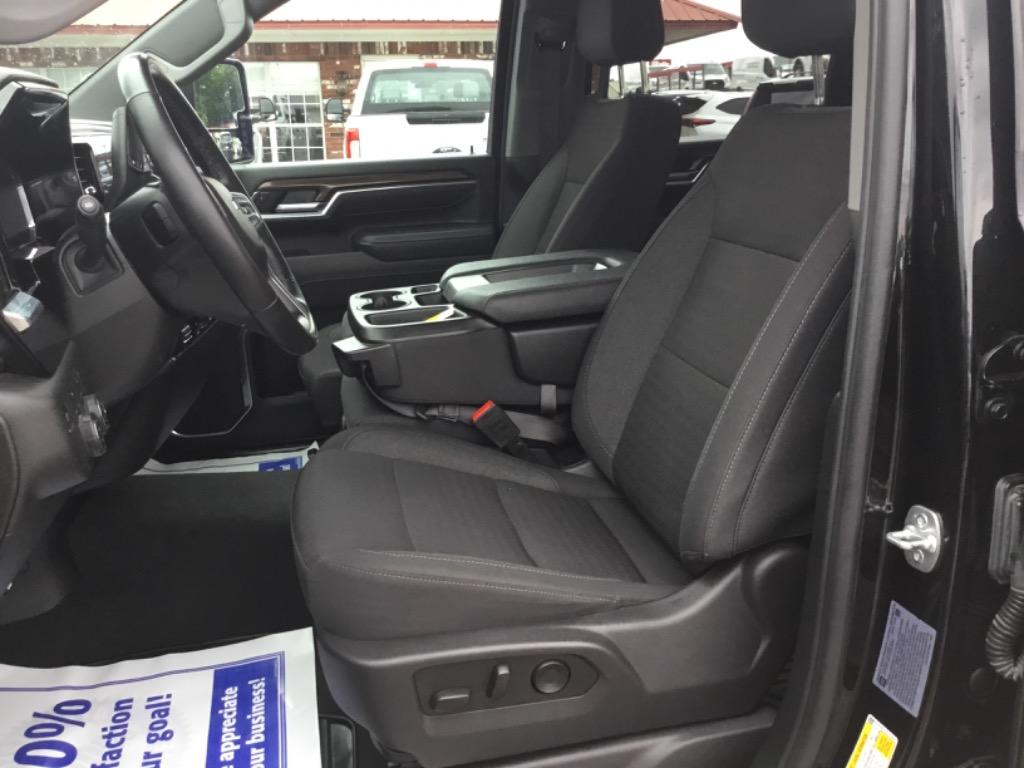 2025 Chevrolet Silverado 3500 - $57,999