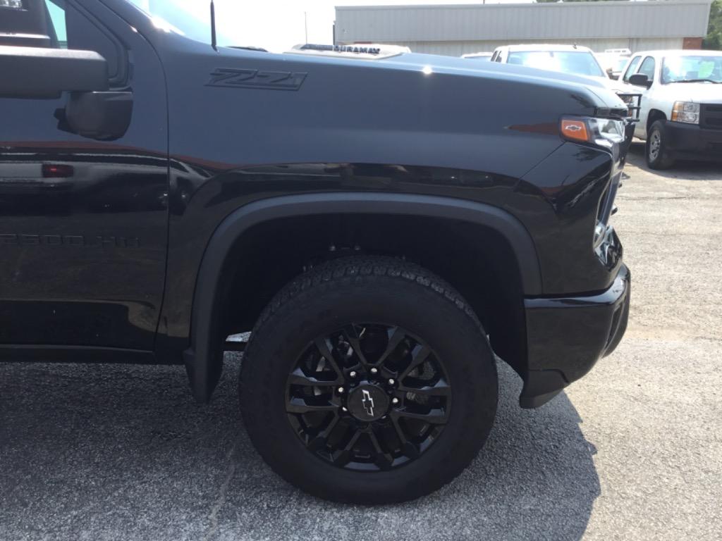 2025 Chevrolet Silverado 3500 - $57,999