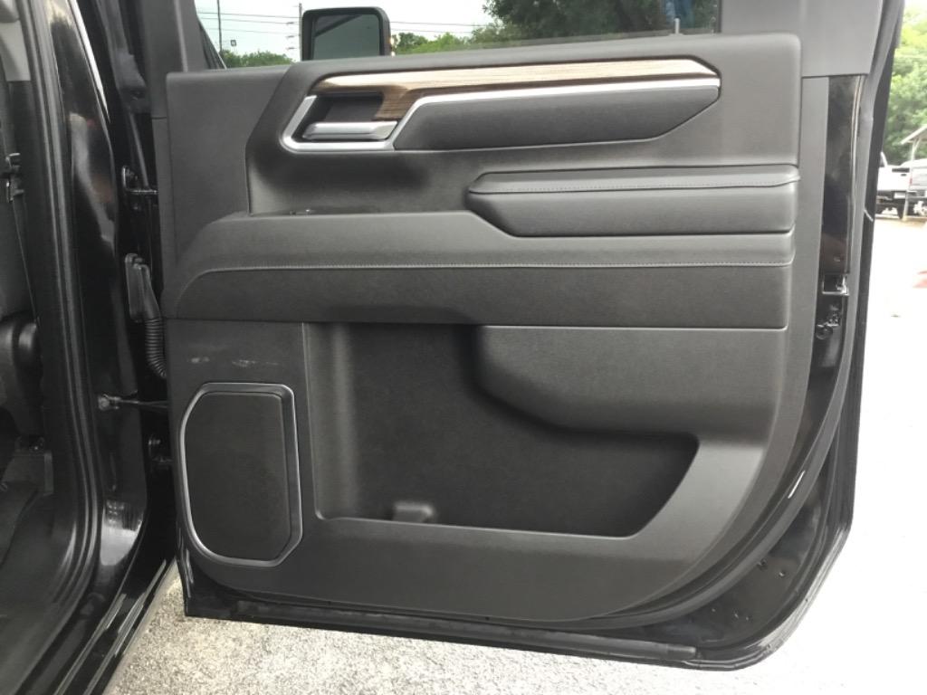 2025 Chevrolet Silverado 3500 - $57,999