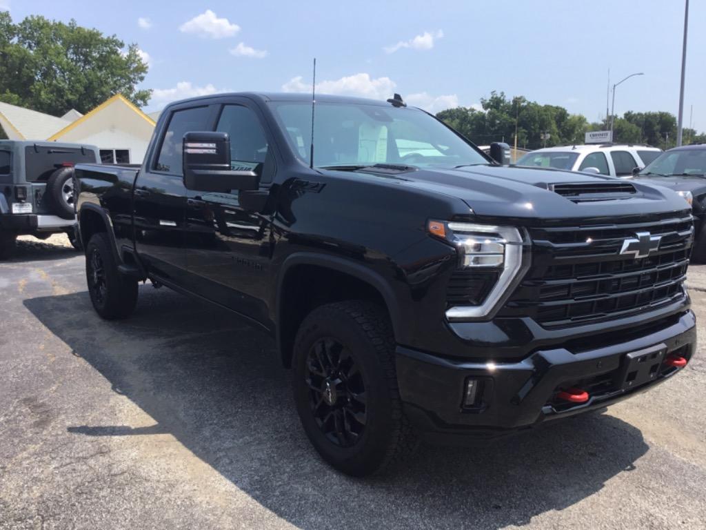 2025 Chevrolet Silverado 3500 - $57,999