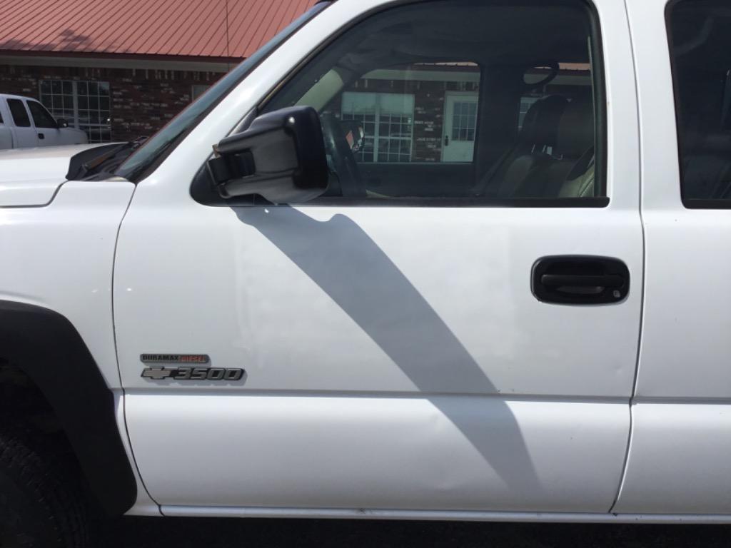 2005 Chevrolet Silverado 3500 - $16,999