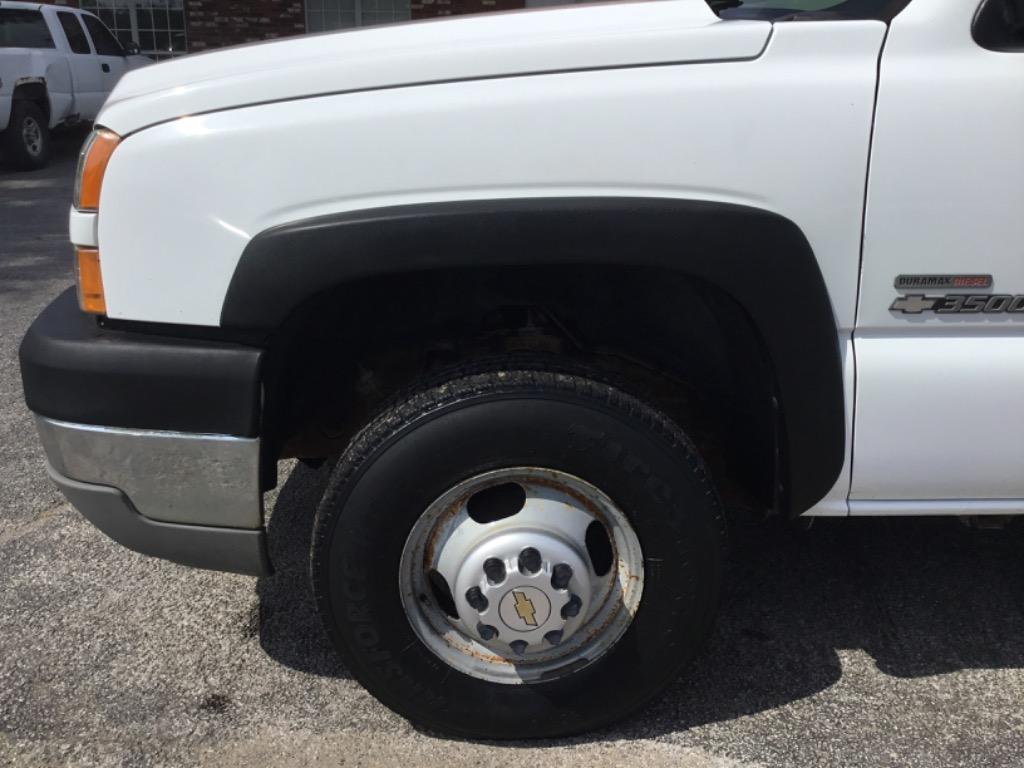 2005 Chevrolet Silverado 3500 - $16,999