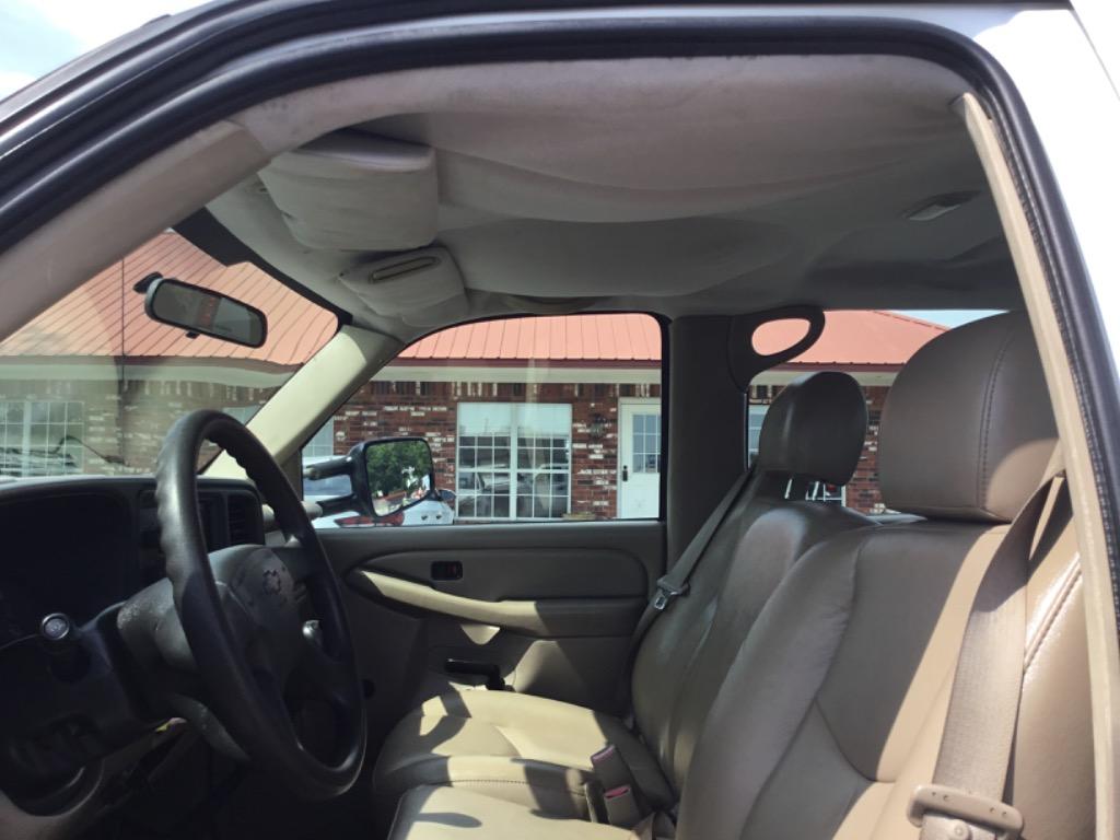 2005 Chevrolet Silverado 3500 - $16,999