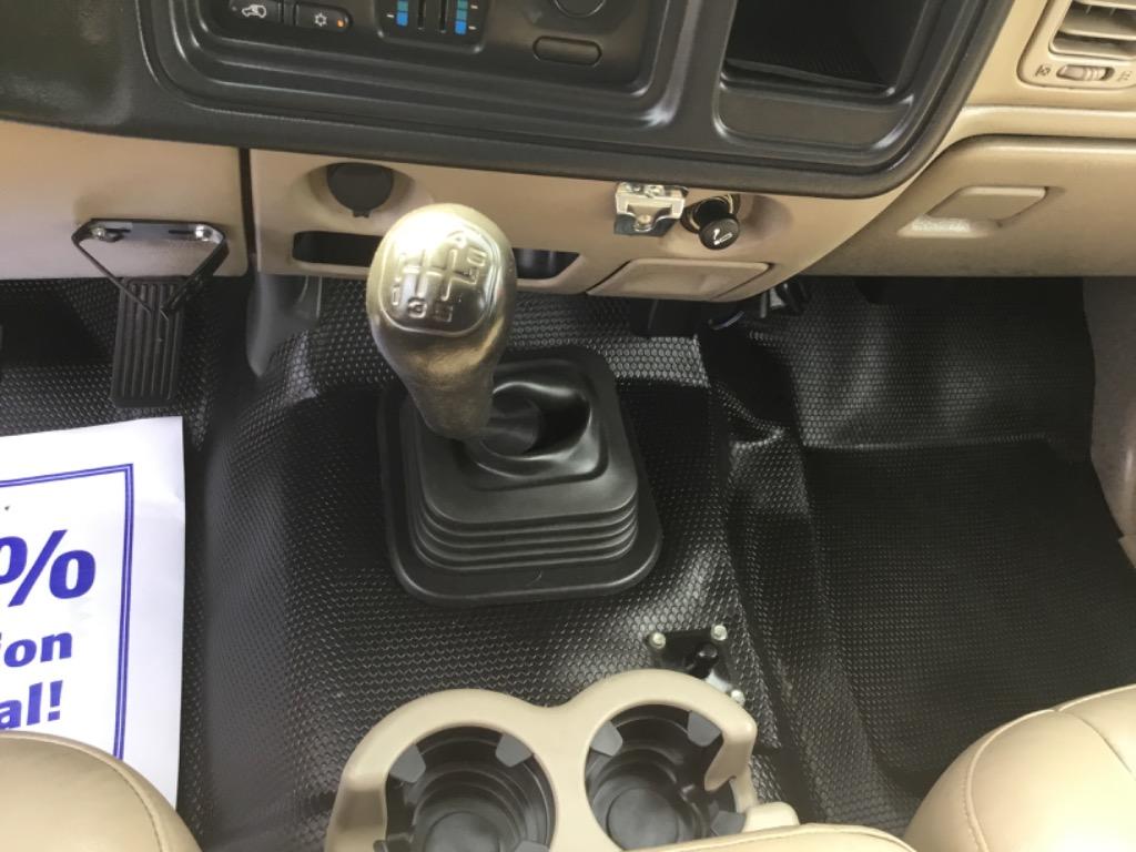 2005 Chevrolet Silverado 3500 - $16,999