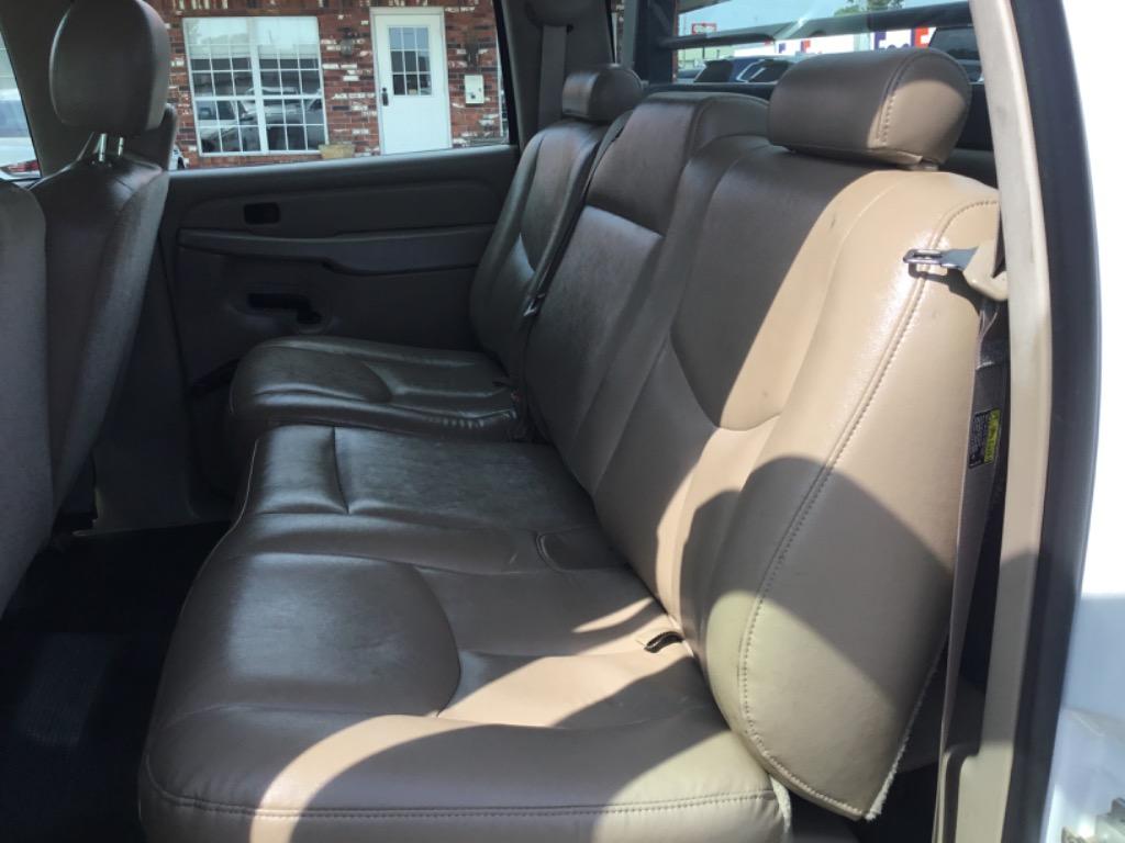 2005 Chevrolet Silverado 3500 - $16,999