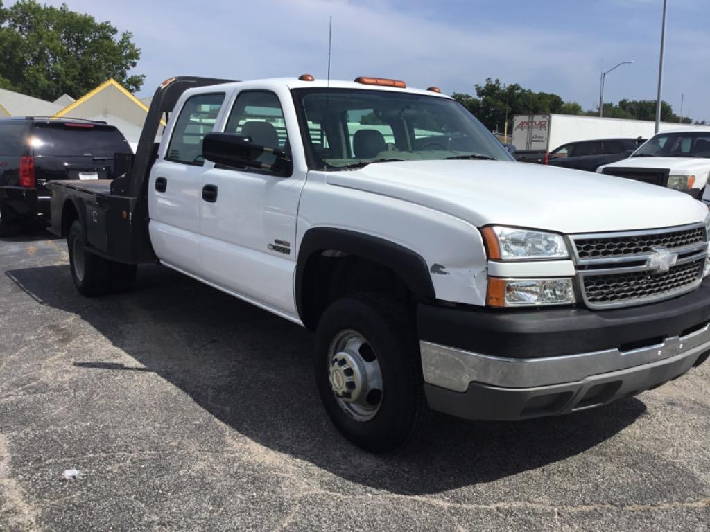 2005 Chevrolet Silverado 3500 - $16,999