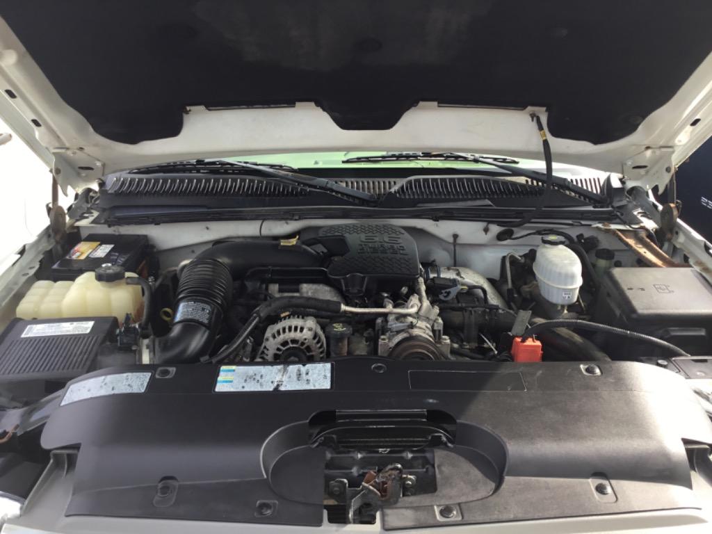 2005 Chevrolet Silverado 3500 - $16,999