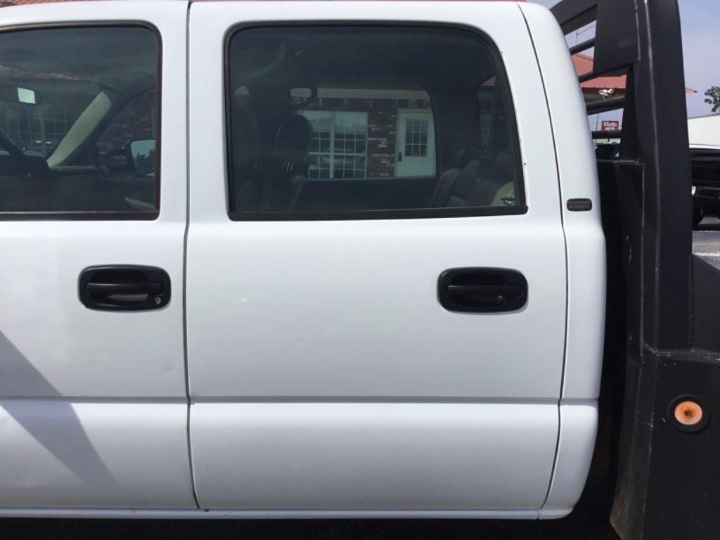 2005 Chevrolet Silverado 3500 - $16,999