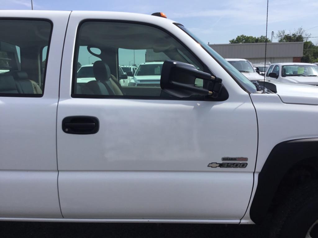 2005 Chevrolet Silverado 3500 - $16,999