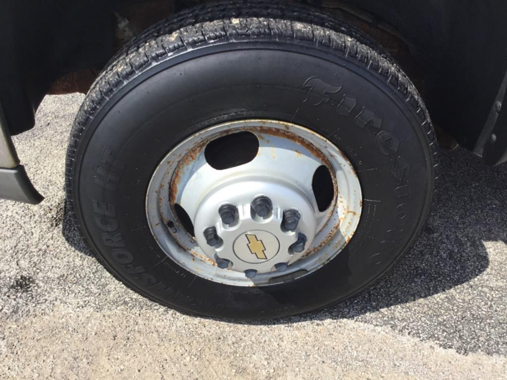 2005 Chevrolet Silverado 3500 - $16,999