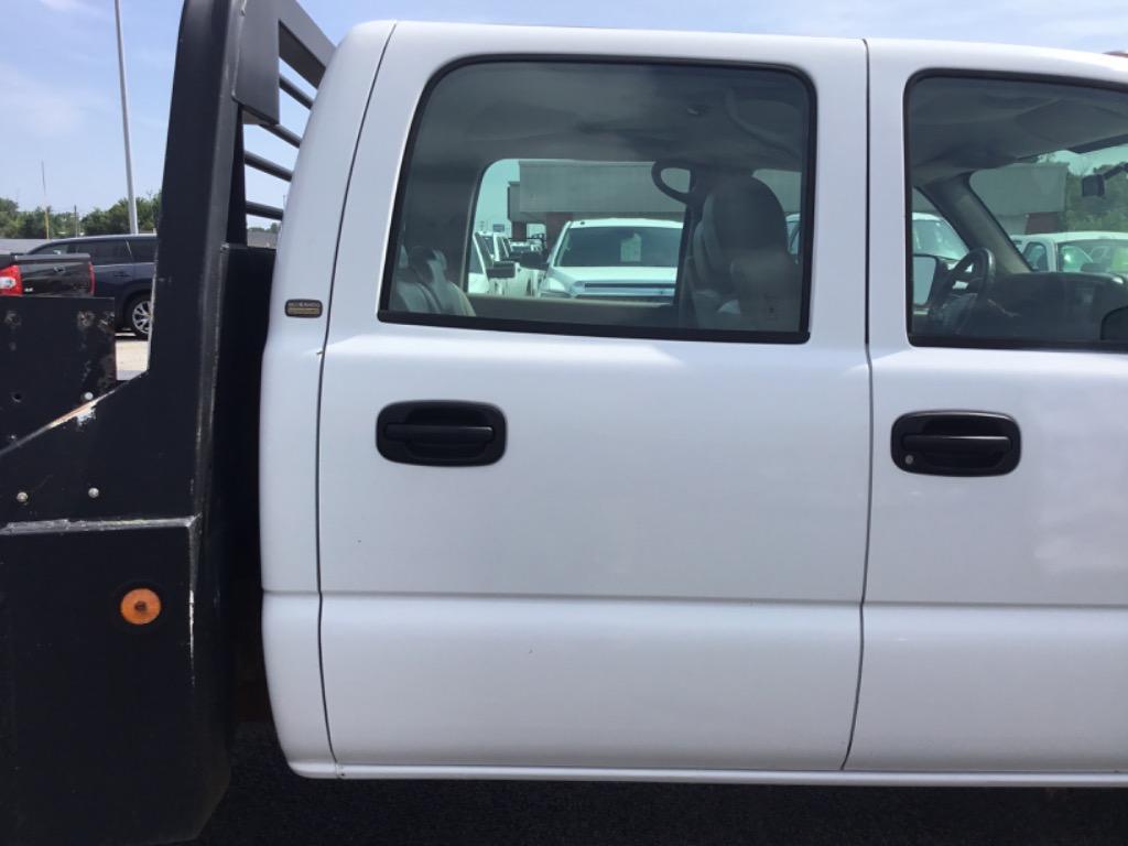 2005 Chevrolet Silverado 3500 - $16,999