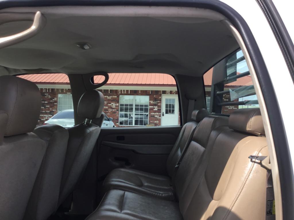 2005 Chevrolet Silverado 3500 - $16,999