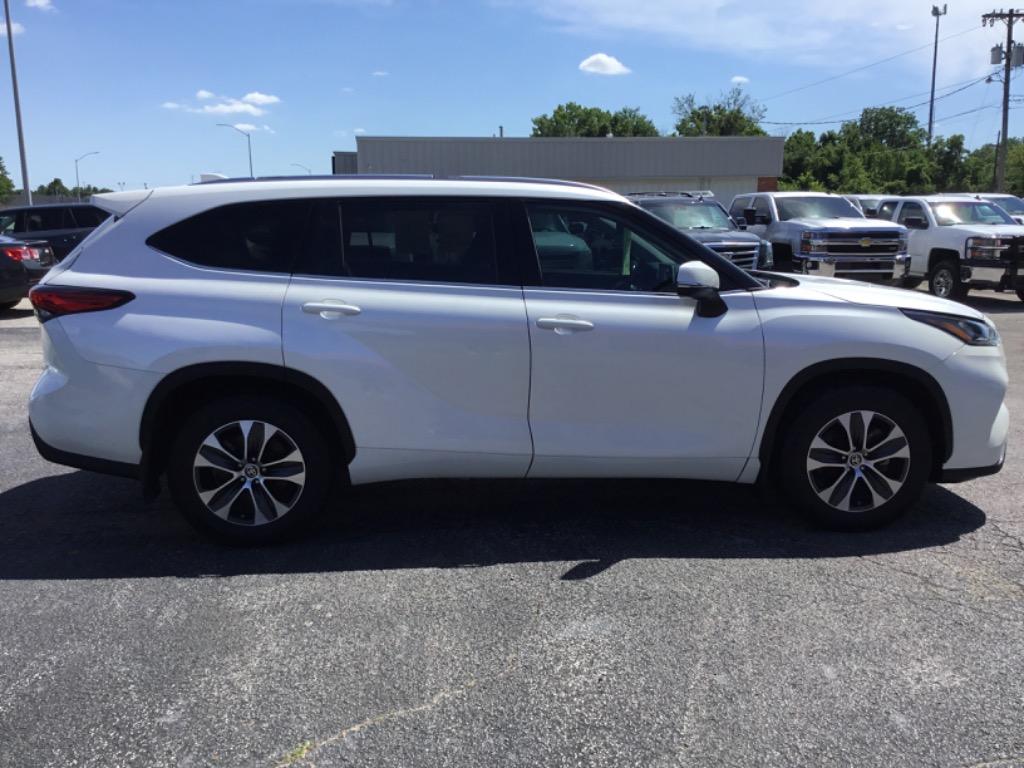 2020 Toyota Highlander - $29,999